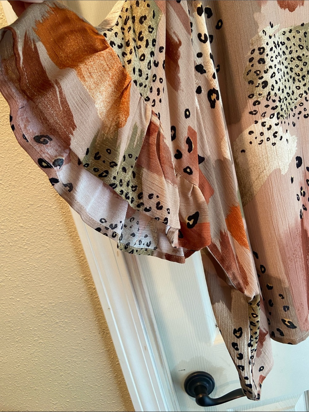 ODDY Blush Multi-Color Button Front V-Neck Blouse - Picture 3 of 16